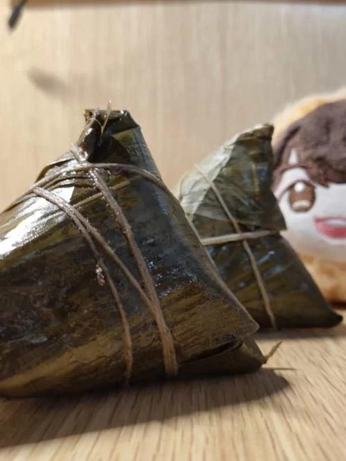 新澳天天开奖资料大全最新版和外国人吃粽子连皮吃与外国人吃粽子连皮吃的是什么